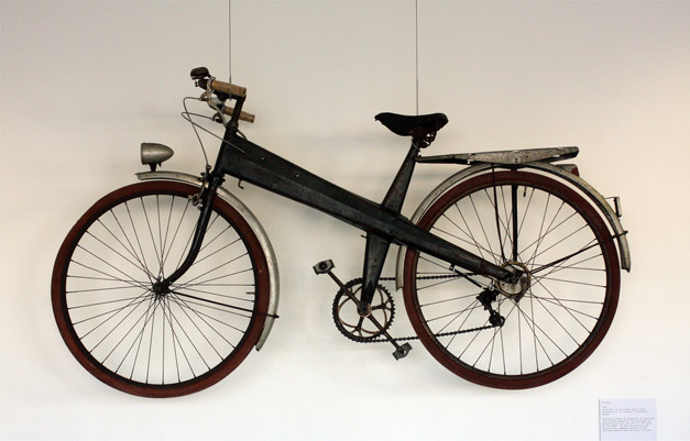 Bicyclette du design Jean Prouve