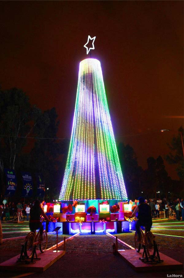 Arbre de Noel lumineux avec des velos