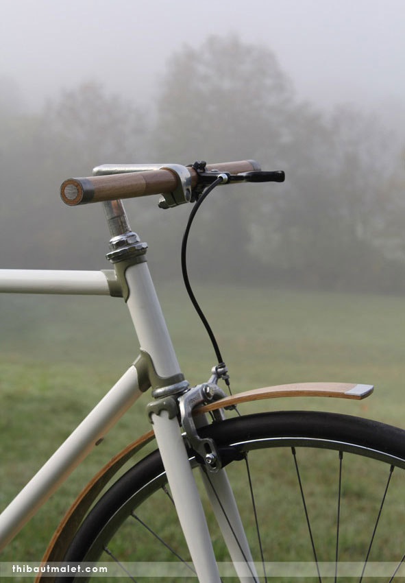 Velo fixie utilitaire du designer ebeniste Thibaut Malet