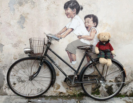 Ernest Zacharevic bike art