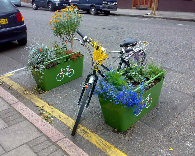 Bac a fleurs antivol pour velo