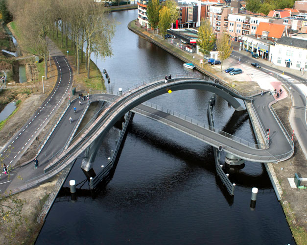 Pont bizarre pour velo