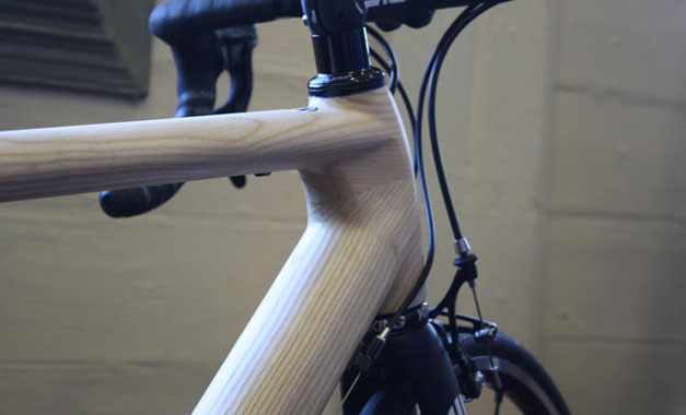 Artisanat bois : finition de velo